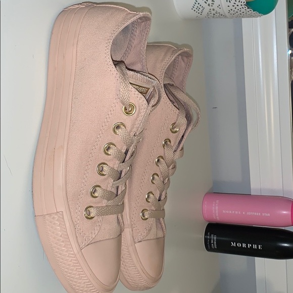 nude color converse